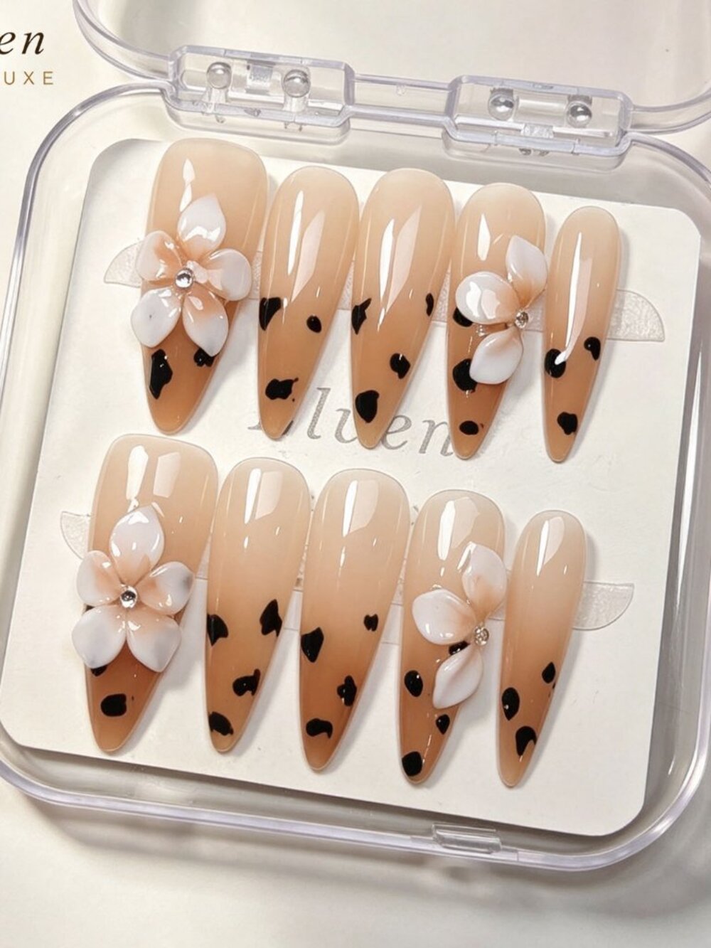 Elegant Floral Brown Stiletto Handmade Press On Nails Art Set - Cream and Black